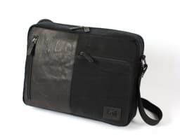 image-K0022AB | Messenger in Canvas/Vera Pelle, pieno fiore, volanata - Colore Nero. Accessori Nickel Anticato, Chiusura superiore con lampo. Dimensioni: cm 35 x 26 x 10. Confezione: Sacchetto Tnt