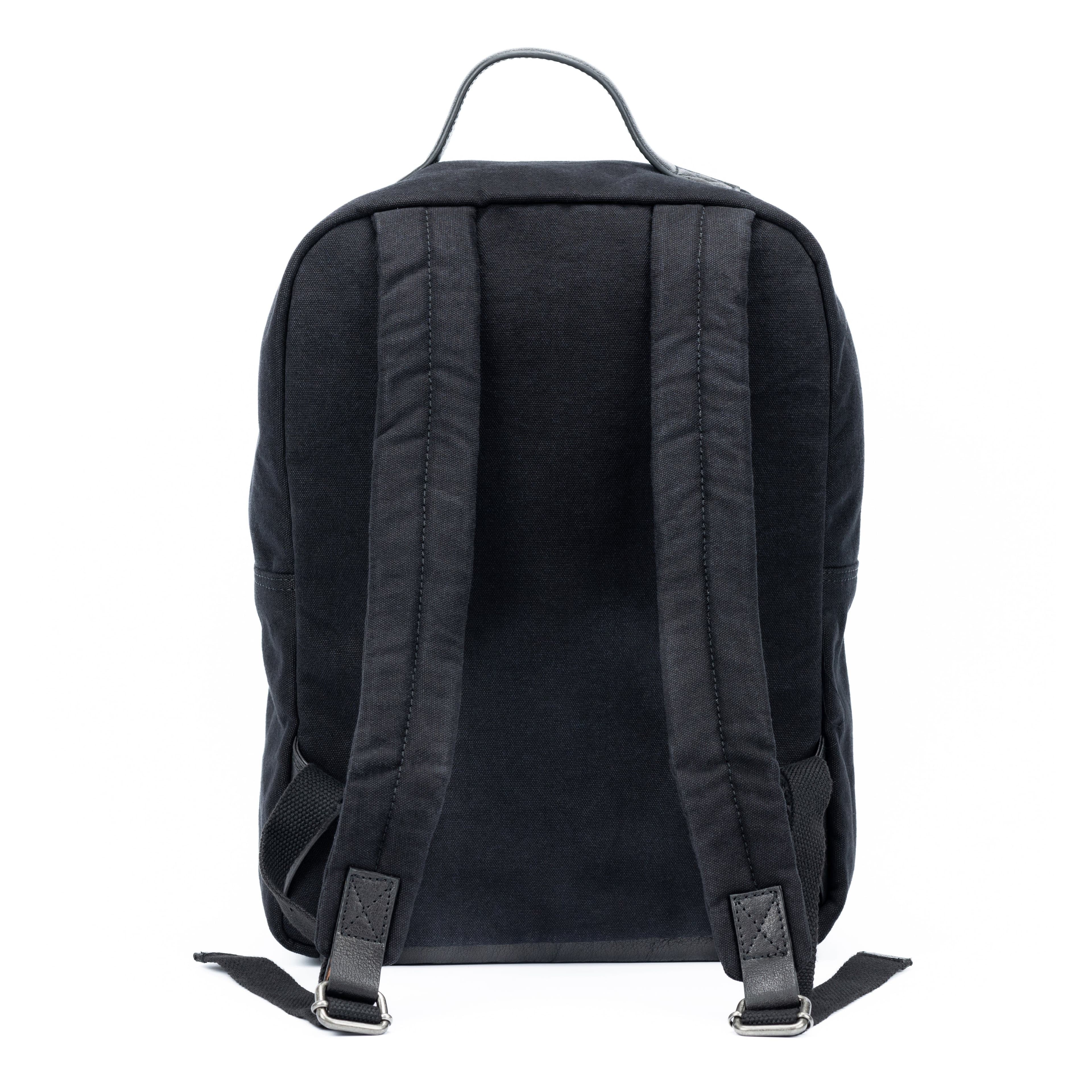 image-K0023AB | Zaino Porta Notebook in Canvas/Vera Pelle, pieno fiore, volanata - Colore Nero. Accessori Nickel Anticato, Chiusura con lampo. Dimensioni: cm 29 x 40 x15. Confezione: Sacchetto Tnt