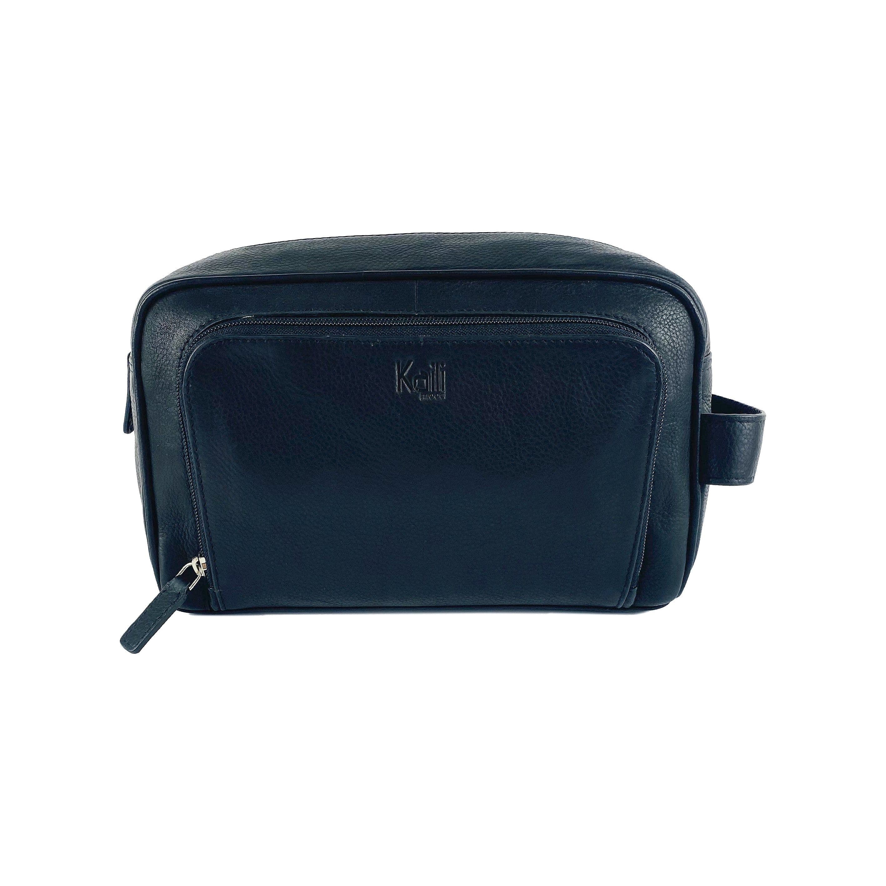 image-K0025AB | Beauty Case con maniglia laterale in Vera Pelle pieno fiore con leggera grana – Colore Nero. Chiusura con lampo, Dimensioni: cm 25 x 16 x 12. Confezione: Sacchetto Tnt