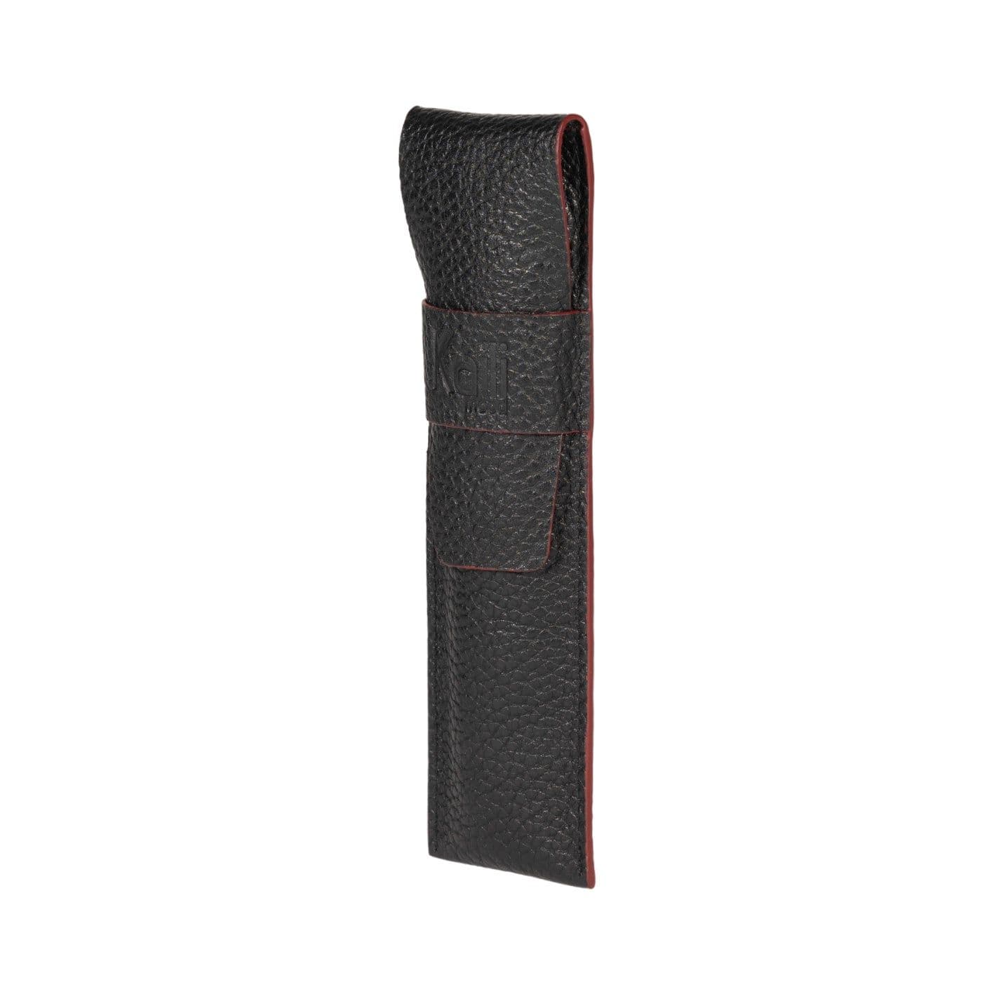 image-K0028AB | Custodia per Penne in Vera Pelle pieno fiore, grana dollaro - Colore Nero con bordi Rossi - Dimensioni: cm 4,5 x 16,5 x 1 - Confezione: Scatola regalo fondo/coperchio