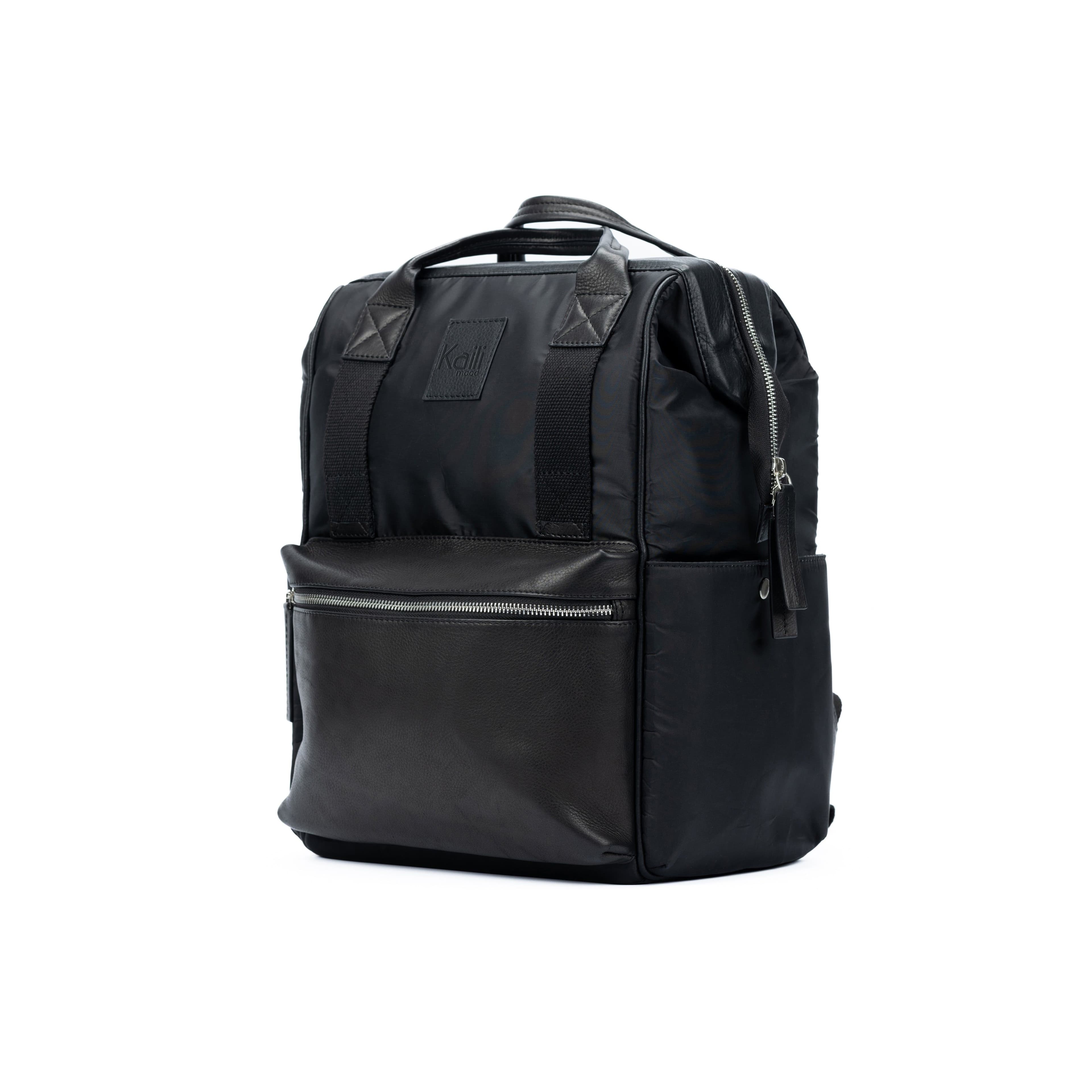 image-K0037AB | Zaino Idrorepellente in Nylon Waterproof/Vera Pelle pieno fiore con leggera grana - Colore Nero - Accessori Nickel lucido. Dimensioni: cm 27 x 39 x 19 - Confezione: Sacchetto Tnt