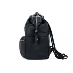 image-K0037AB | Zaino Idrorepellente in Nylon Waterproof/Vera Pelle pieno fiore con leggera grana - Colore Nero - Accessori Nickel lucido. Dimensioni: cm 27 x 39 x 19 - Confezione: Sacchetto Tnt