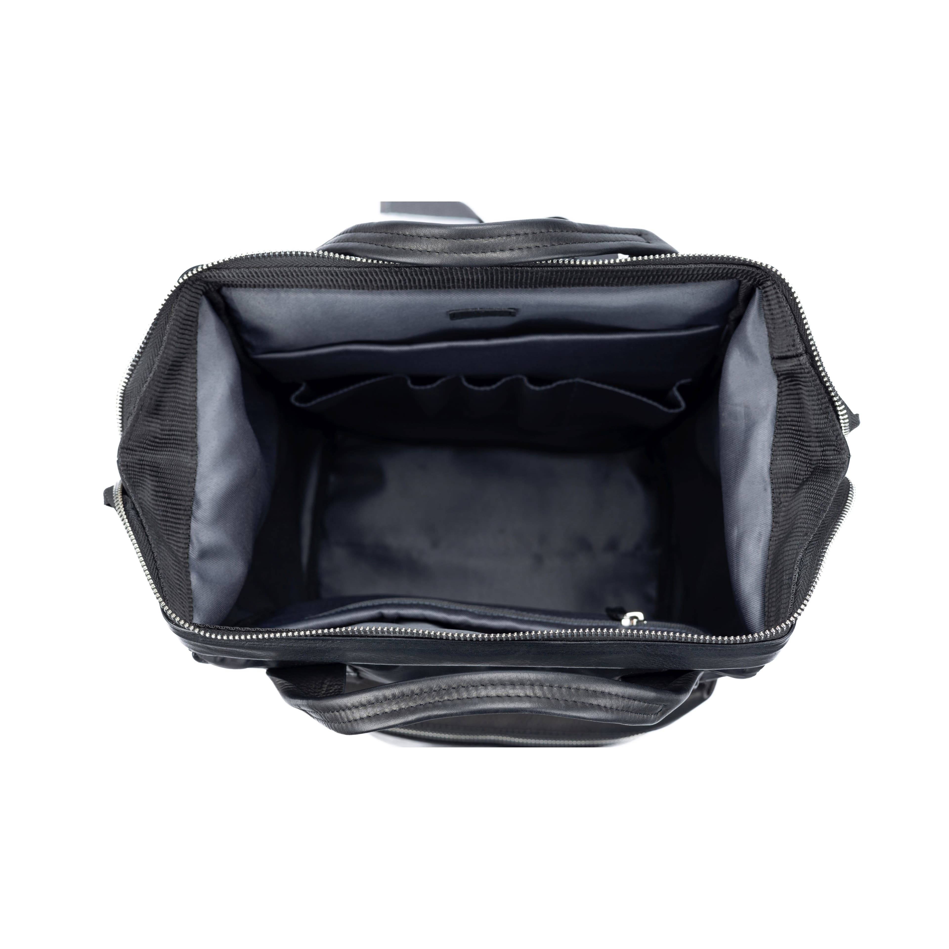 image-K0037AB | Zaino Idrorepellente in Nylon Waterproof/Vera Pelle pieno fiore con leggera grana - Colore Nero - Accessori Nickel lucido. Dimensioni: cm 27 x 39 x 19 - Confezione: Sacchetto Tnt