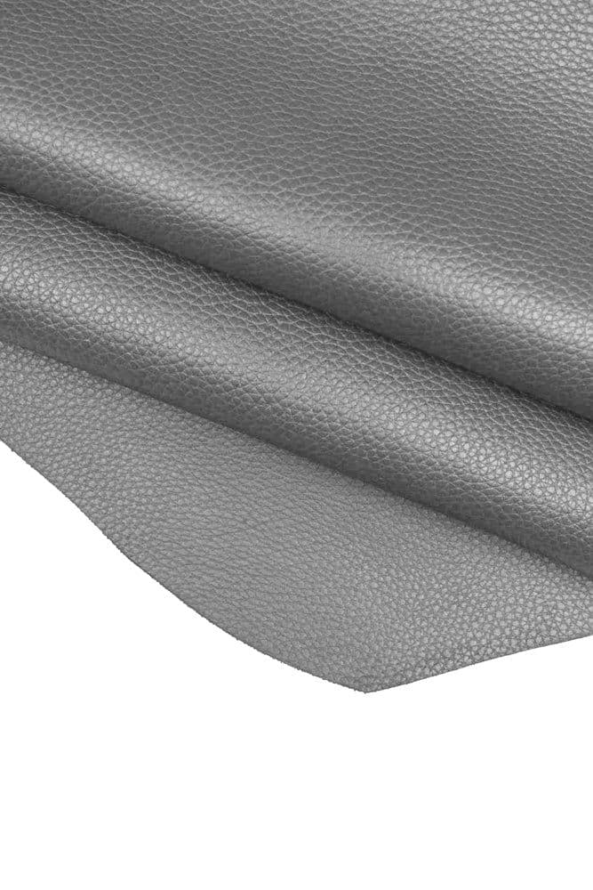 image-K0038FB | Segnalibro Cuore Made in Italy in Vera Pelle pieno fiore, grana dollaro - Colore Grigio - Dimensioni: cm 6 x 5,5 x 0,5 - Confezione: Gift Box rigido fondo/coperchio