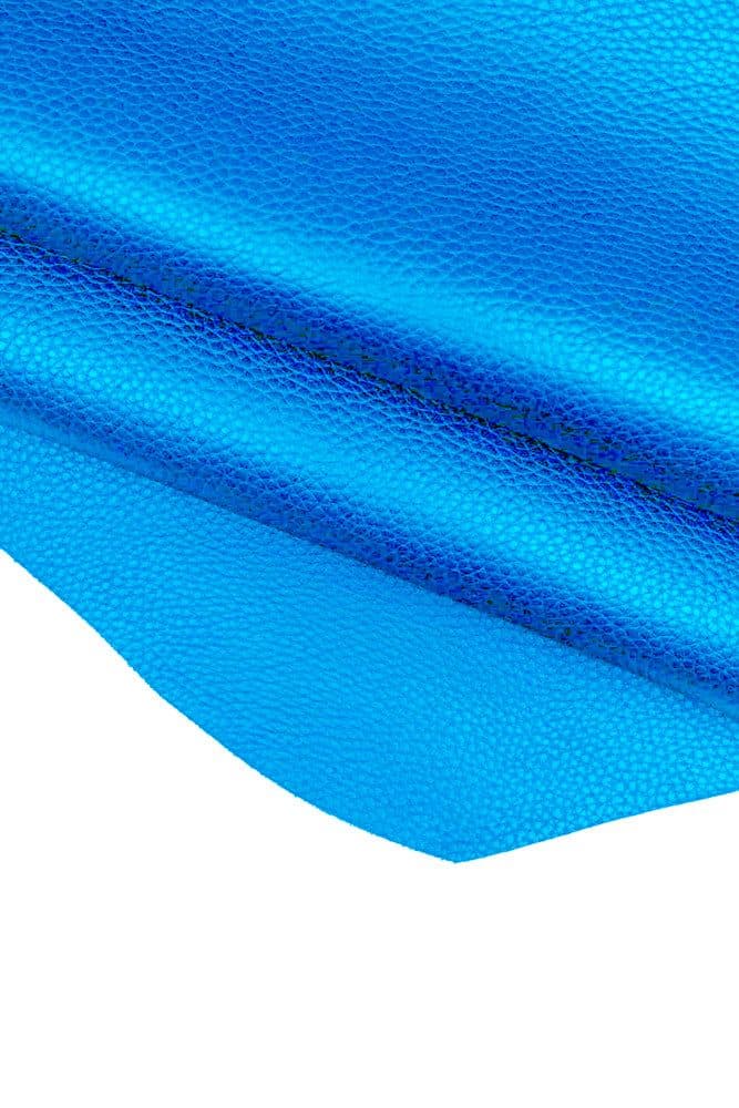 image-K0038OB | Segnalibro Cuore Made in Italy in Vera Pelle pieno fiore, grana dollaro - Colore Azzurro - Dimensioni: cm 6 x 5,5 x 0,5 - Confezione: Gift Box rigido fondo/coperchio