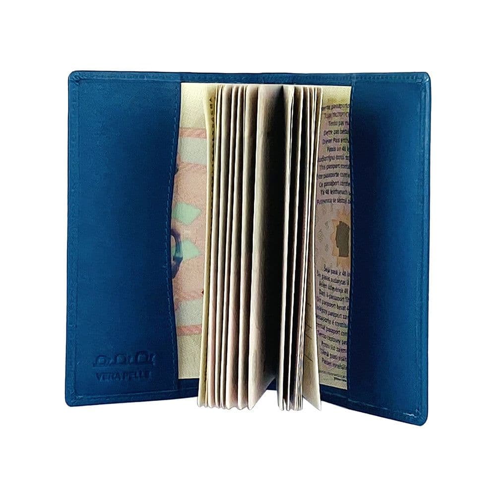 image-K10237MB | Copertina per Passaporto in Vera Pelle pieno fiore, con leggera grana. Colore Blu Jeans. Dimensioni da chiusa: cm 10 x 14 x 1 - Confezione: Gift Box rigido fondo/coperchio
