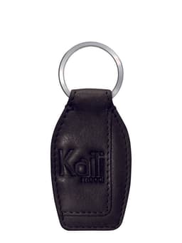 image-K10753AB | Portachiavi in Vera Pelle pieno fiore, con leggera grana. Colore Nero. Anello Nickel Lucido. Dimensioni totali: cm 3,5 x 9 x 0,5. Confezione: Gift Box rigido fondo/coperchio