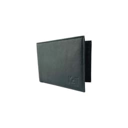 image-K10812AB | Portafogli Uomo in Saffiano Vera Pelle. Colore Nero. 8 slots per le carte di credito. Dimensioni da chiuso: cm 12,5 x 9,5 x 1. Confezione: Gift Box rigido fondo/coperchio