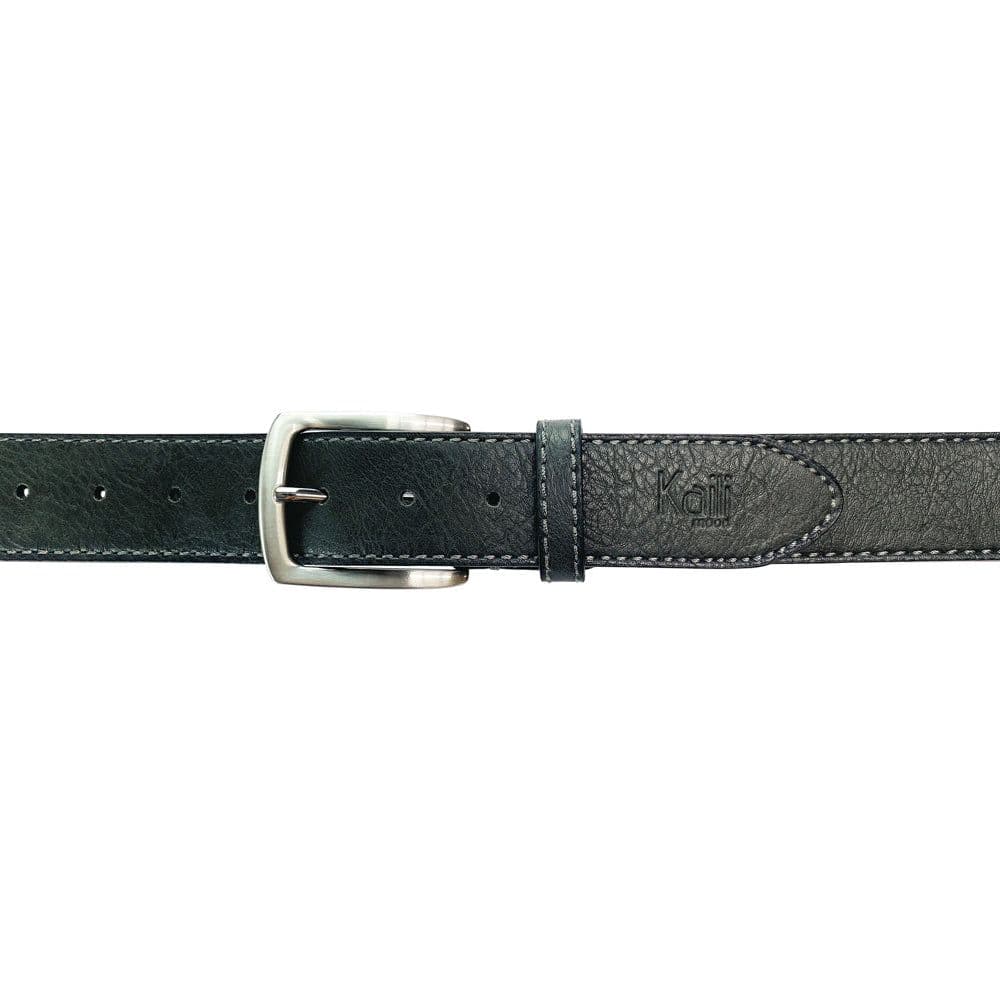 image-K4008KB | Cintura Uomo in Fodera Pelle Finitura in Pu. Colore Antracite. Dimensioni: cm 125 x 3,8 x 0,5 (giro vita cm 110). Confezione: Gift Box rigido fondo/coperchio