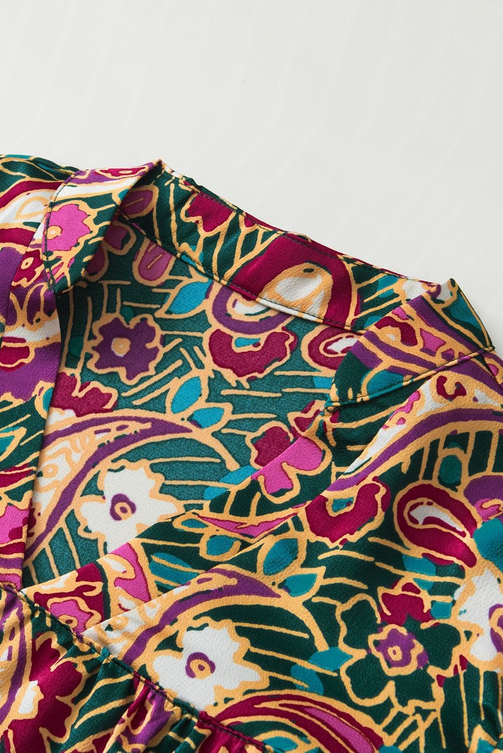 image-Green V Neck Short Bubble Sleeve Paisley Blouse