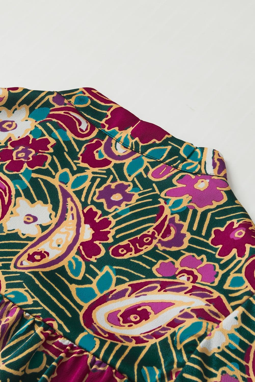 image-Green V Neck Short Bubble Sleeve Paisley Blouse