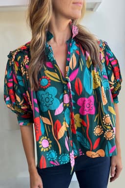 image-Green Floral Print Puff Sleeve Tied V Neck Blouse