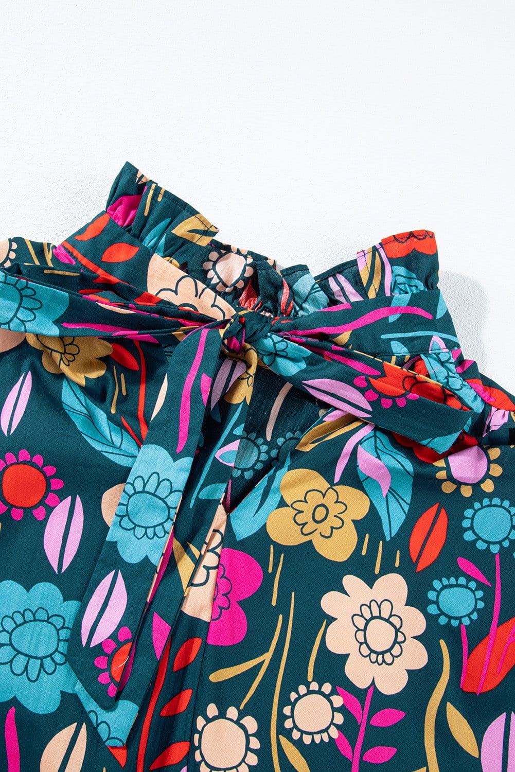 image-Green Floral Print Puff Sleeve Tied V Neck Blouse