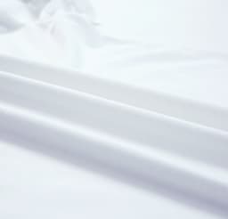 image-White Solid Color Crew Neck Tee