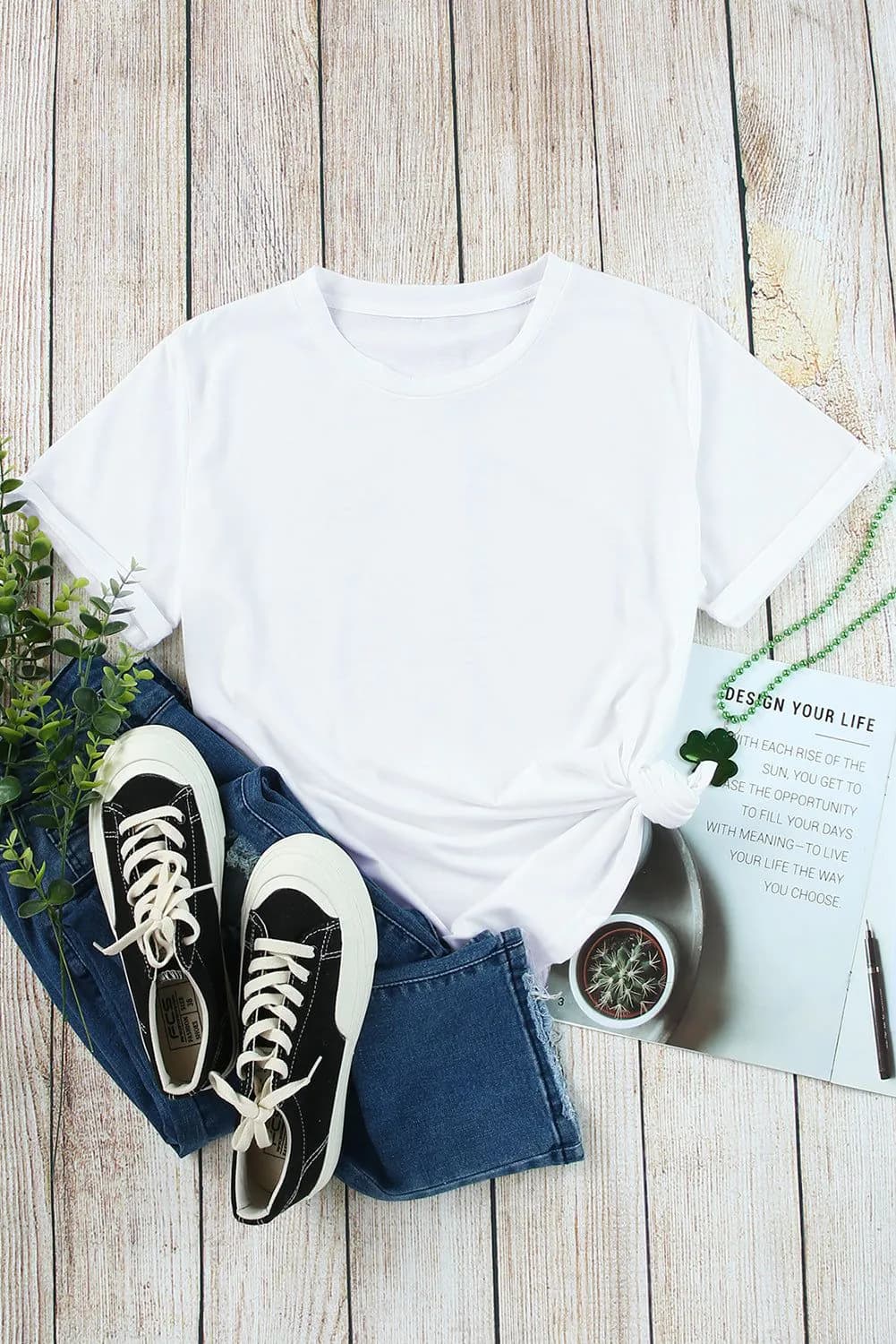 image-White Solid Color Crew Neck Tee