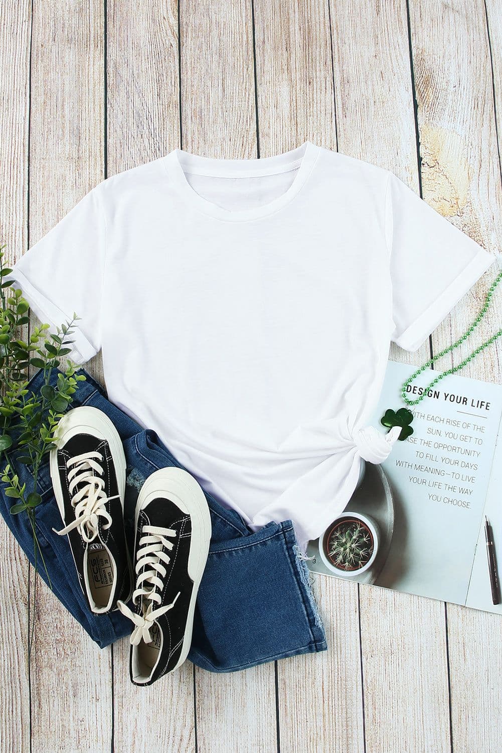 image-White Solid Color Crew Neck Tee