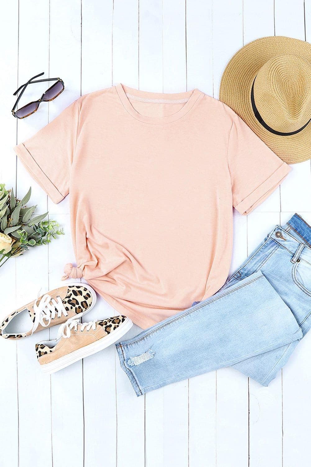 image-White Solid Color Crew Neck Tee