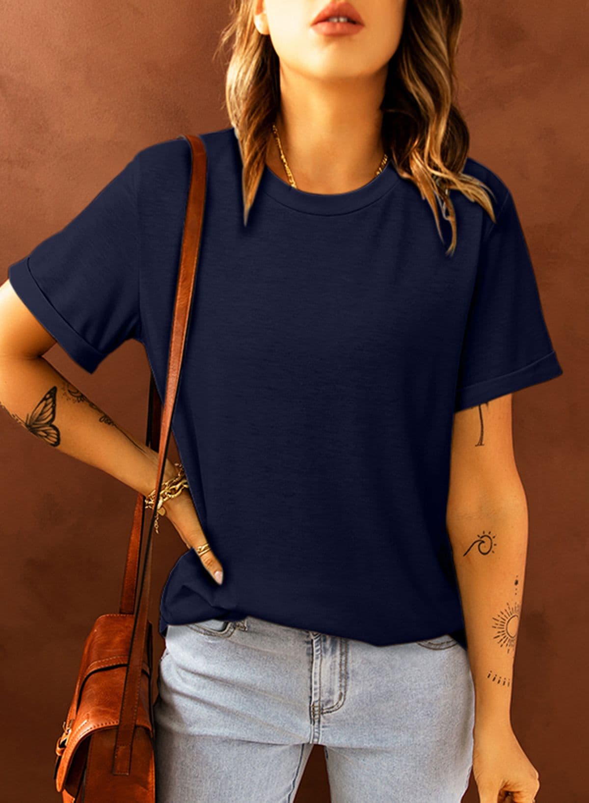 image-White Solid Color Crew Neck Tee