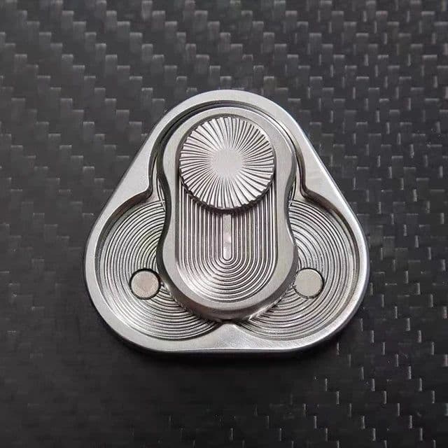 image-AHHLCLT Metal Skull Spin Toy - Stress Relief EDC Fidget for Adults