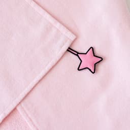 image-Milk&Moo Chancin Baby Kapuzenbadetuch aus Samt