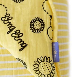 image-Milk&Moo Buzzy Bee Musselin Flauschige Babydecke, 90x110cm