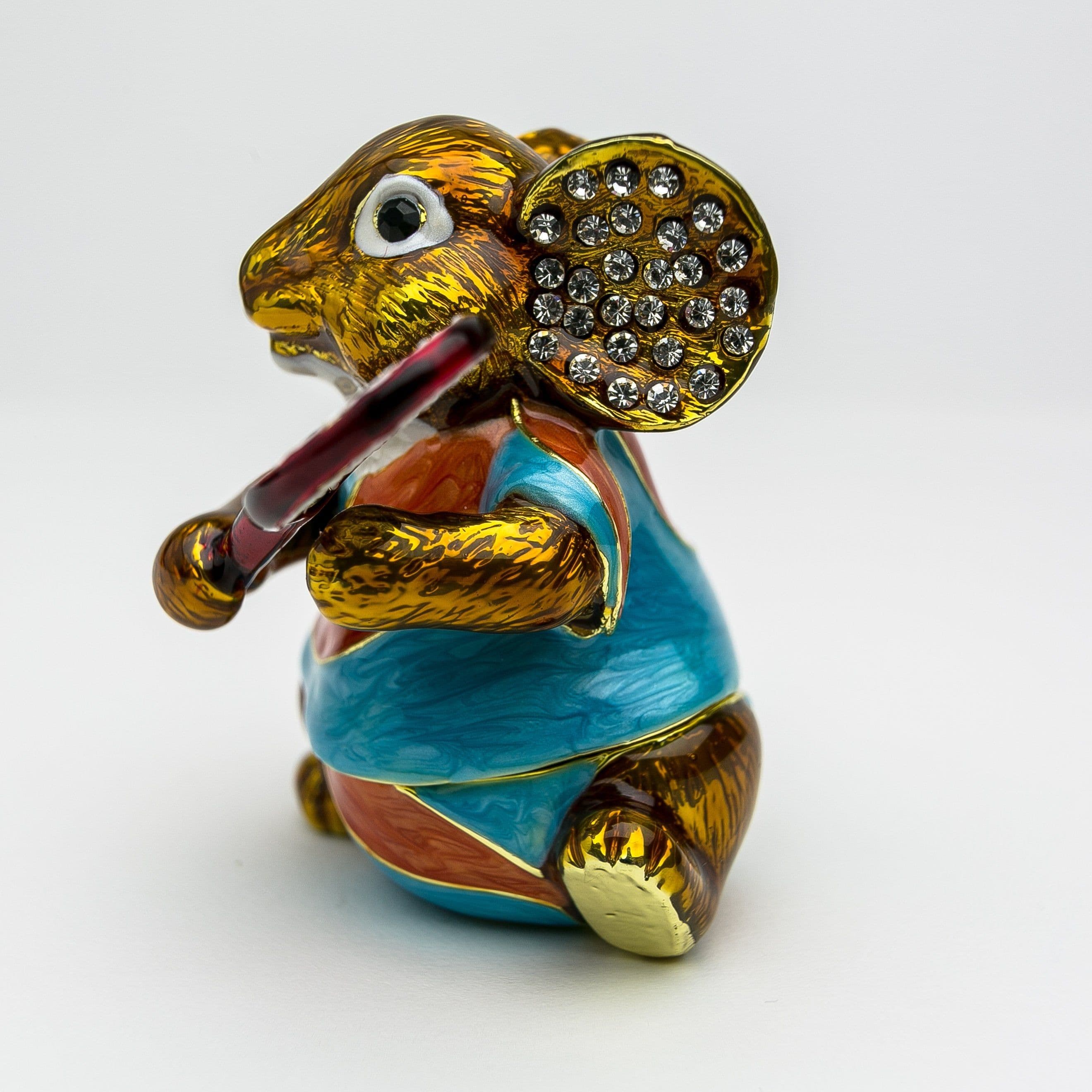 image-Mouse Playing Tennis