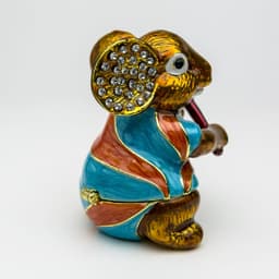 image-Mouse Playing Tennis