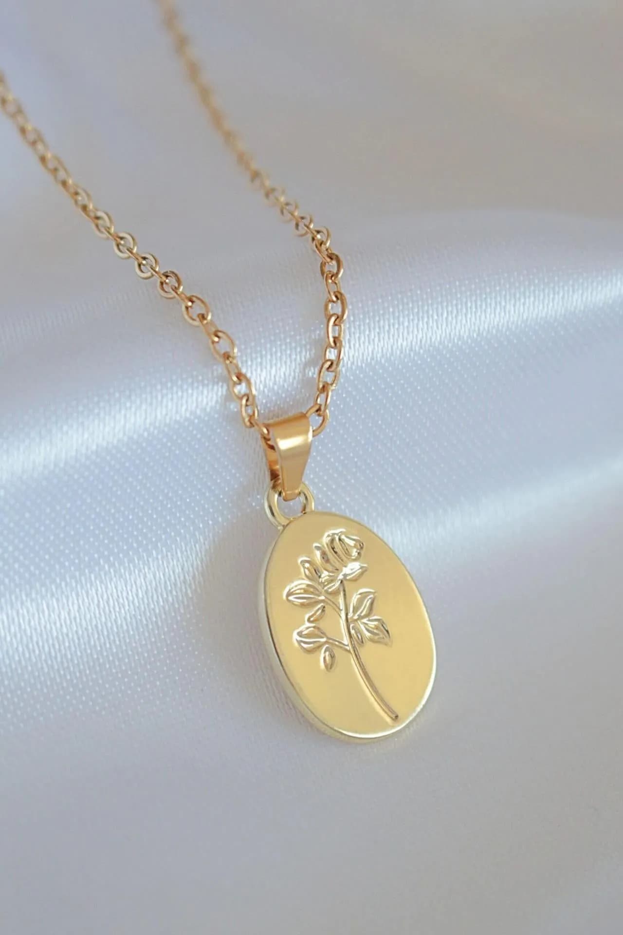 image-Bouquet de Roses 24K Floral Necklace
