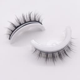 image-Reusable Self-Adhesive False Eyelashes - Thick