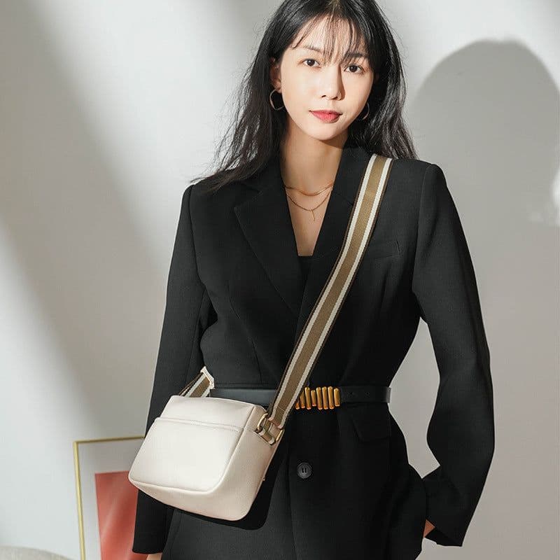 image-Women's PU Messenger Bag - Small Square Black