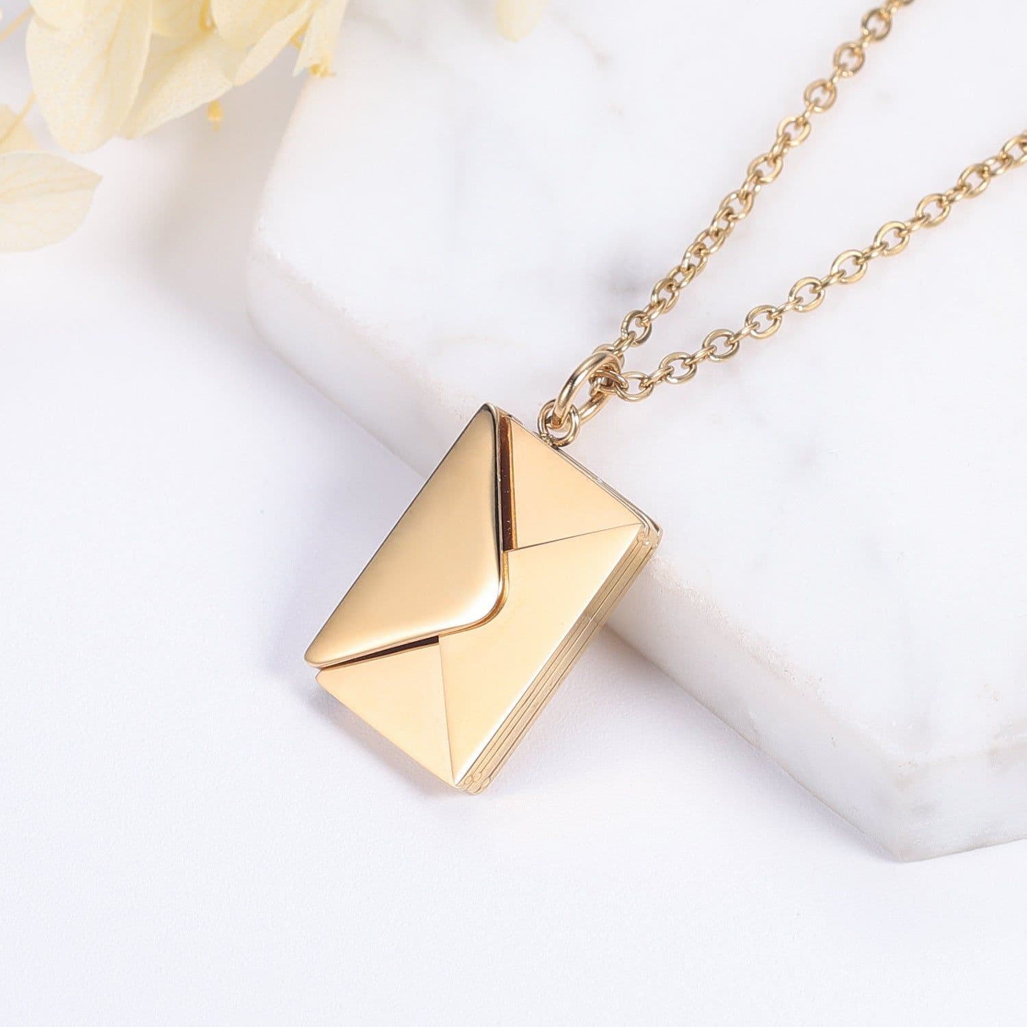 image-Yunxin Titanium Steel Clavicle Necklace - Rose Gold Love Lettering, 41-50cm