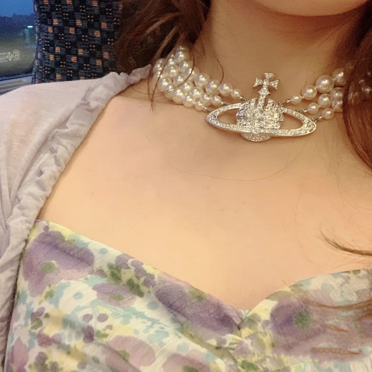 image-Vivienne Pearl Necklace Gold Saturn Three-Layer