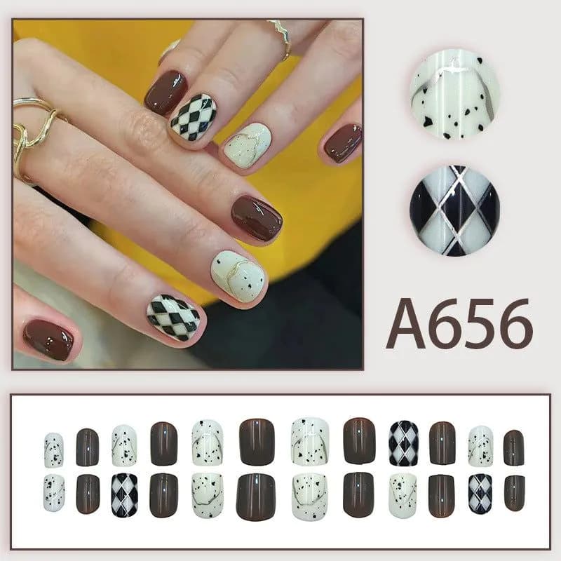 image-Autumn and winter gentle and pure desire simple style wearable manicure patches short, medium and long style white removable fake nail patches