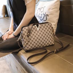 image-MRYV Letters Shell Bag - PU Shoulder Bag Retro Print
