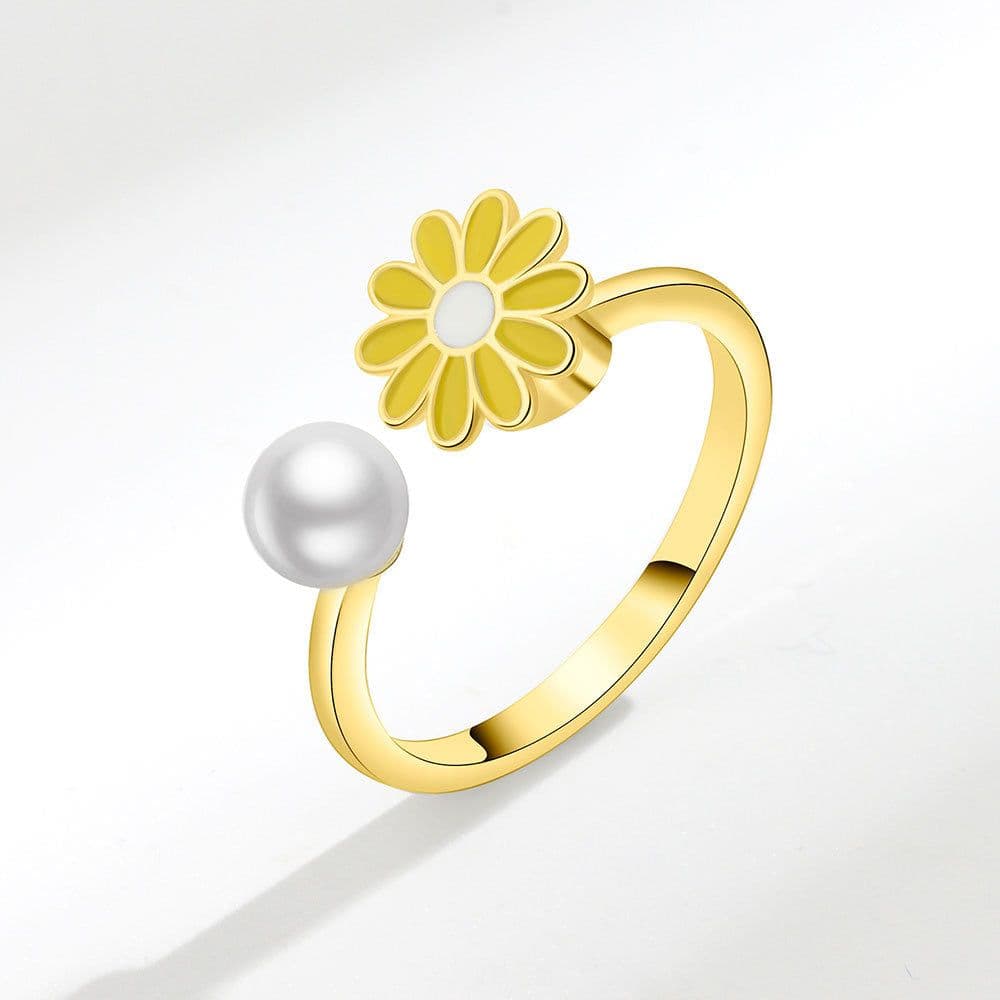 image-Golden Daisy Rotating Ring - Fashion Zircon Copper Jewelry