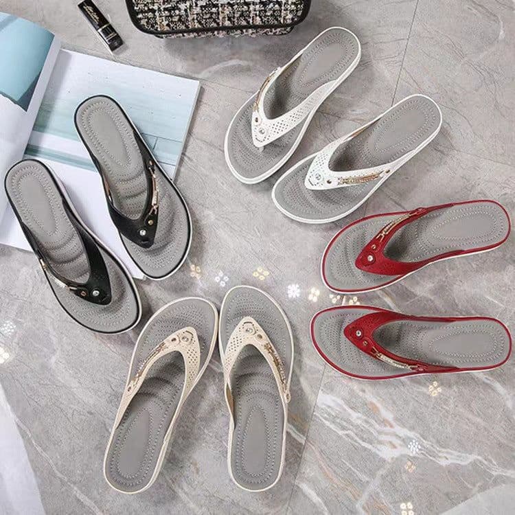 image-Women's Plus Size Flip-Flops - Herringbone PU Beach Sandals
