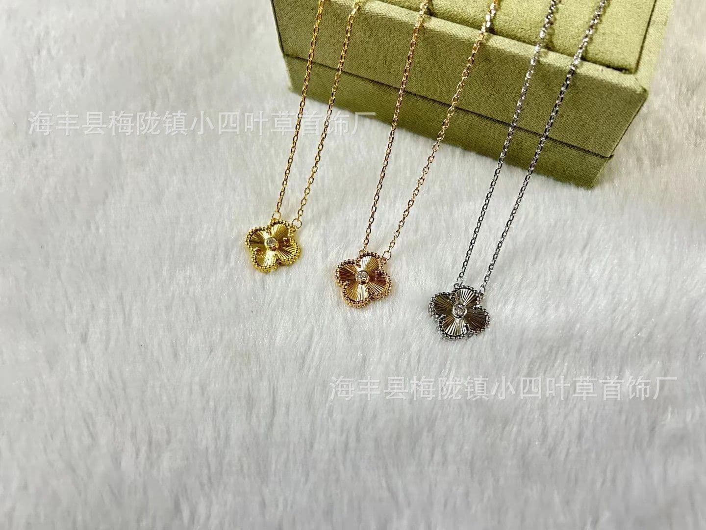 image-v gold 925 silver Fanjia four-leaf clover necklace high version women's thick plated 18k single flower pendant natural fritillary chalcedony