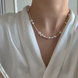 image-South Korea's Dongdaemun High-end Design Sense Personality Versatile Niche Versatile Baroque Pearl Simple Clavicle Chain