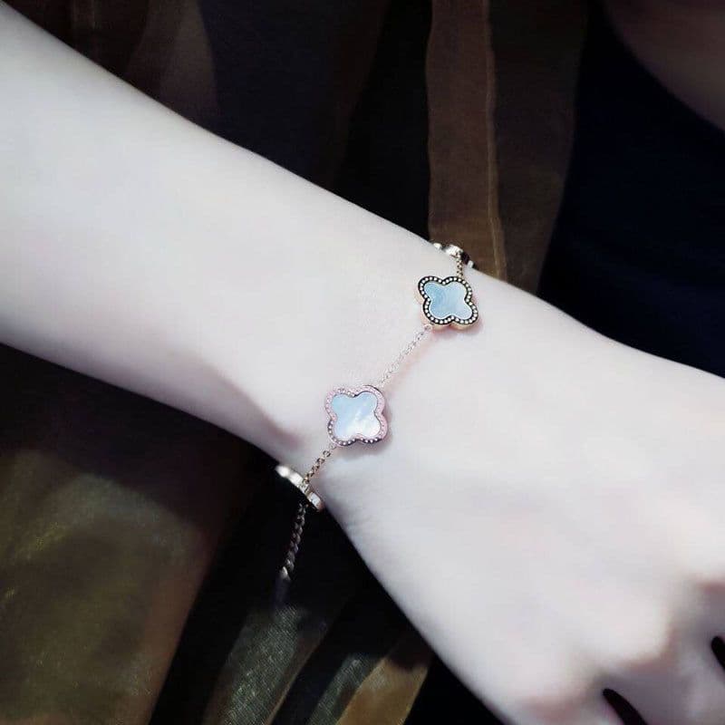 image-Titanium Steel Four-Leaf Clover Bracelet - Black/Red Gold