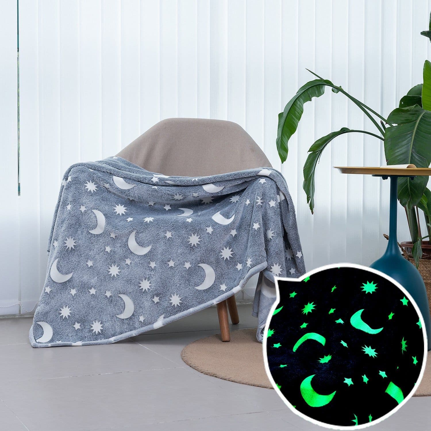 image-Luminous Double-Sided Flannel Blanket, Kids' Air-Conditioning Quilt, Maroon, 152x127CM