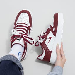 image-Warrior Pull Back Unisex Casual Sneakers White