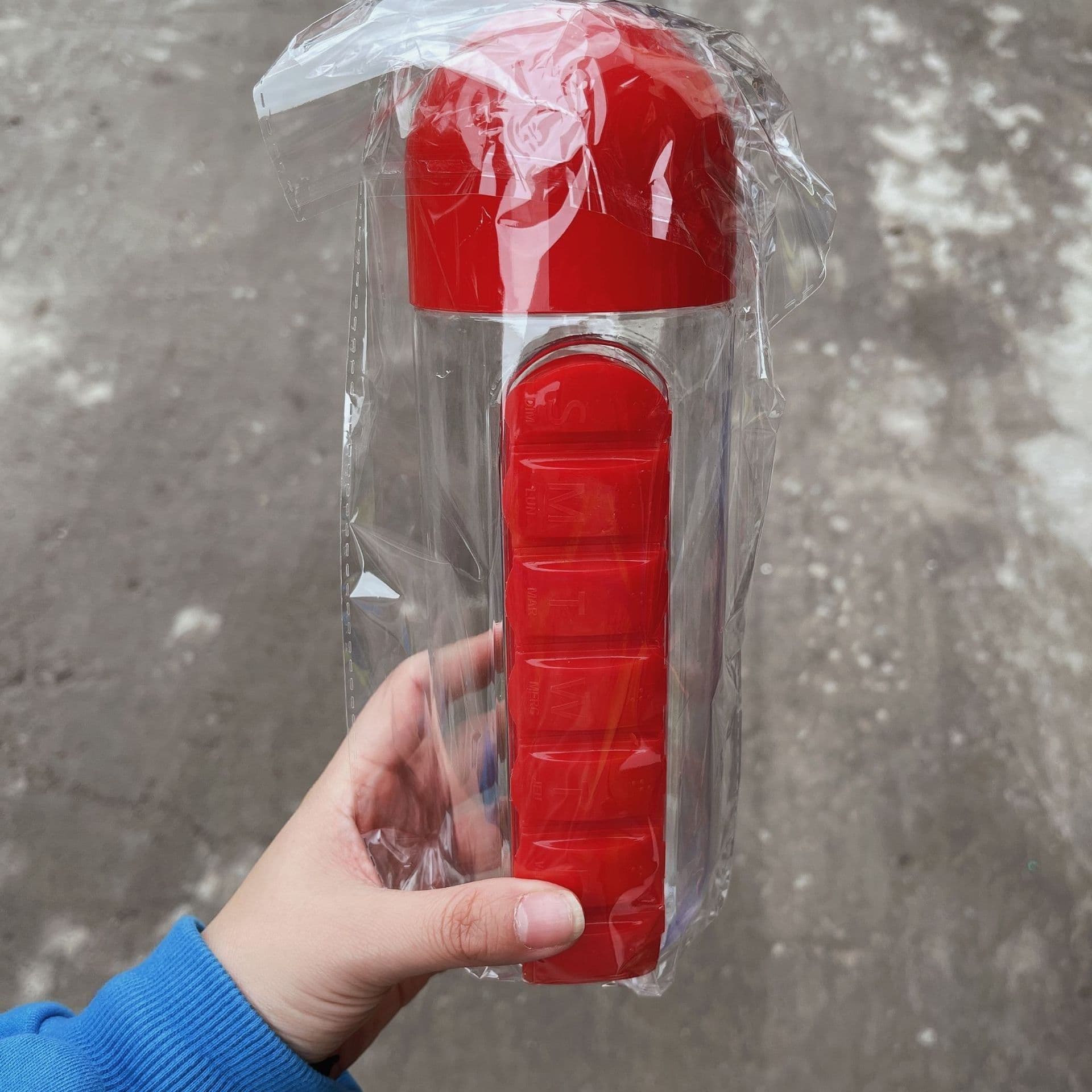 image-Multifunctional two-in-one creative water cup medicine box 7-day medicine box 7 compartments outdoor portable convenient water bottle medicine box cup