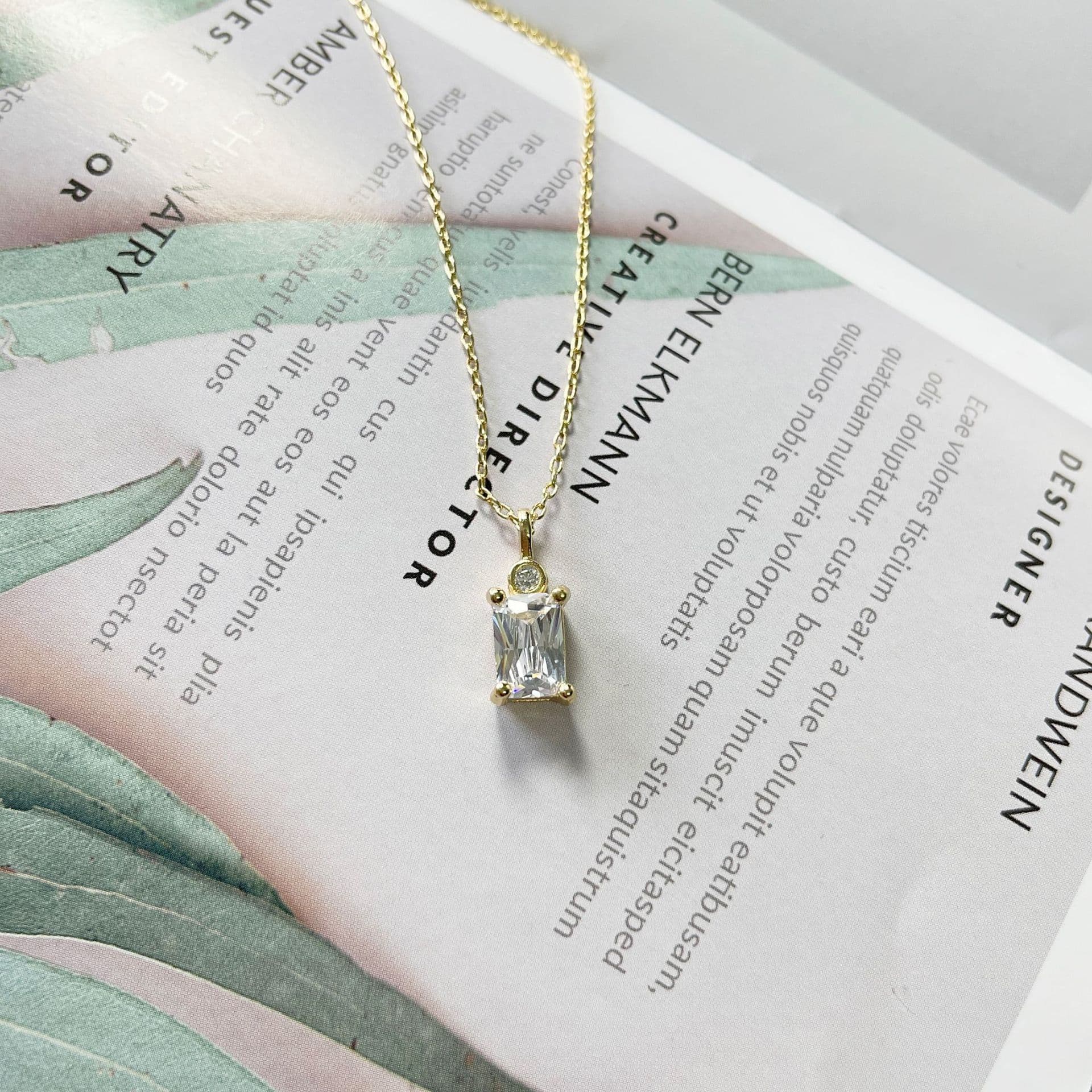 image-Korean Retro Square Green Diamond Necklace