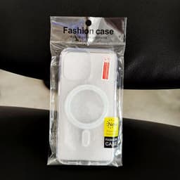 image-iPhone 15 Magnetic Case - Transparent Acrylic Silent Button