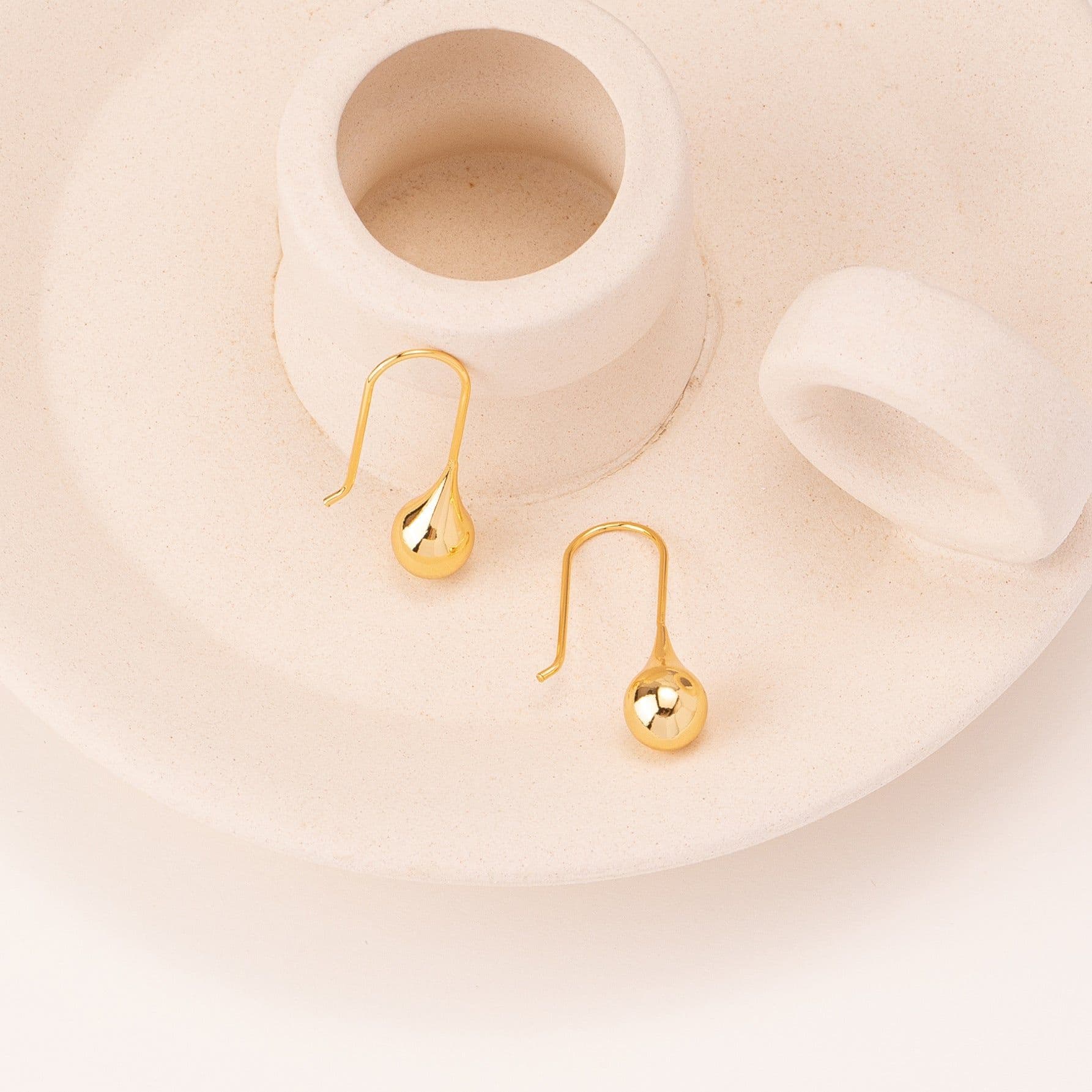 image-European & American Water Drop Earrings - Golden Metallic Hook Jewelry