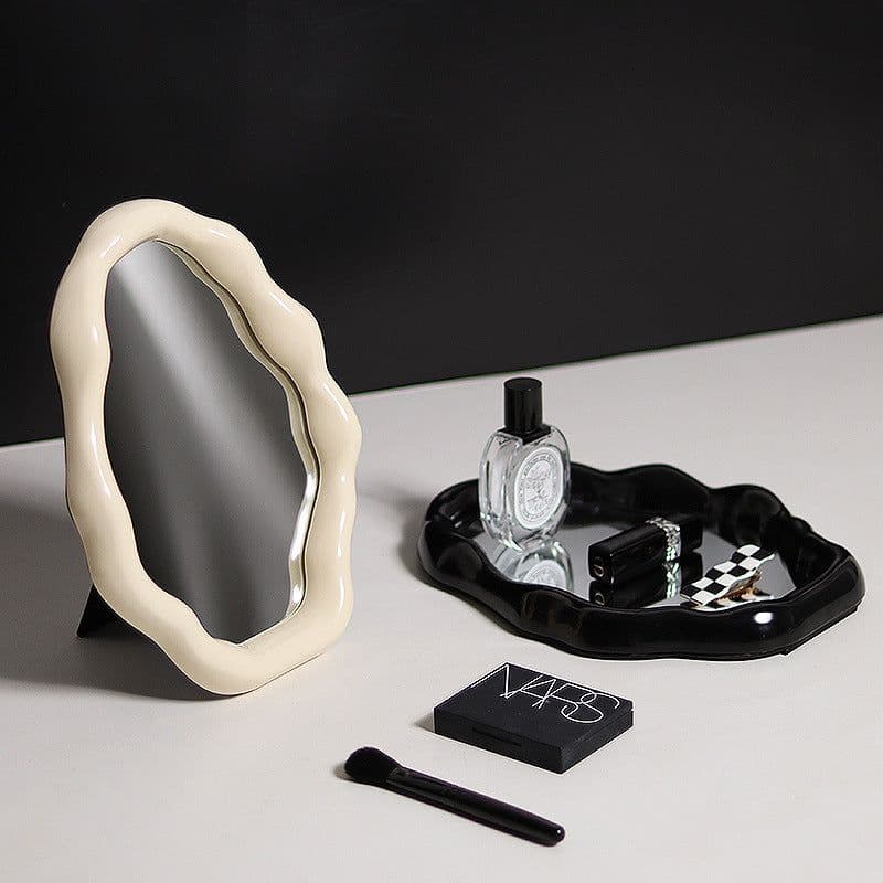 image-Nordic Small High-Value Portable Makeup Mirror for Students