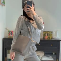 image-Genuine Leather Large Capacity Bucket Bag - Gray - Korean Style (65 characters)