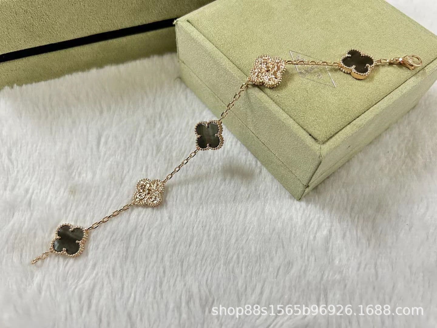 image-High-End Five-Flower Bracelet Rose Gold Clavicle Chain Thickened Electroplating Wholesale