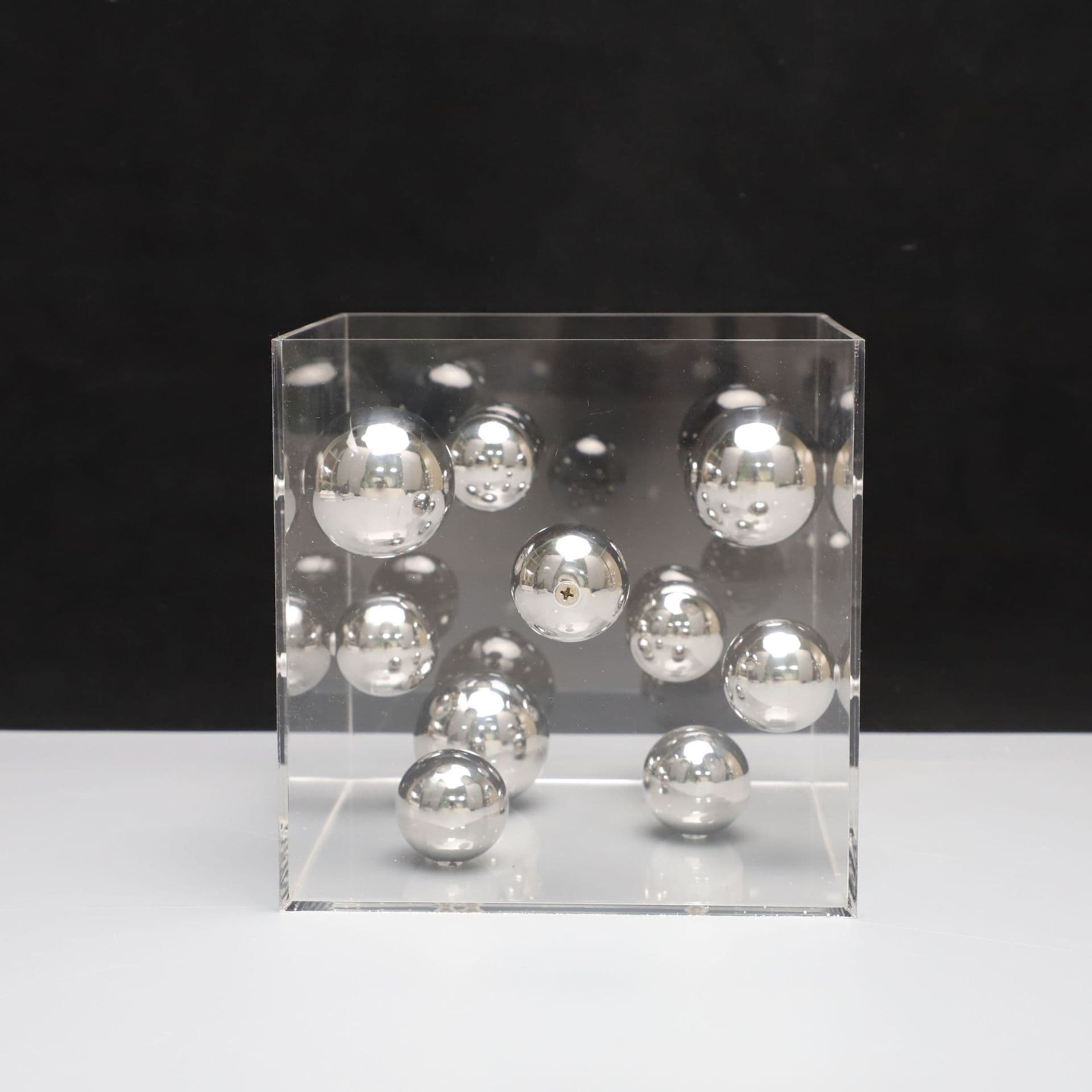 image-Modern Minimalist Square Transparent Acrylic Cover Ball Ornaments Living Room Sample Room Sales Office Decorations Table-Top Decoration