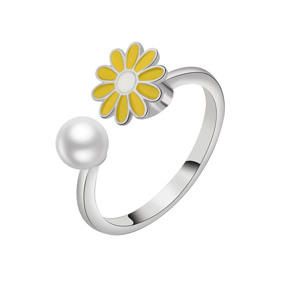 image-Golden Daisy Rotating Ring - Fashion Zircon Copper Jewelry